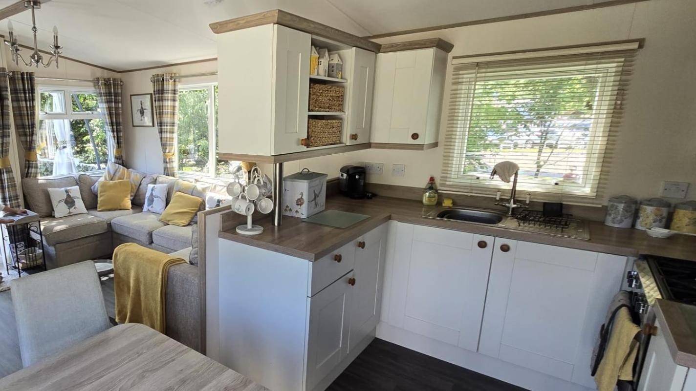 Luxury Lakeside Caravan With Hottub And Private Fishing Peg, Tattershall Lakes Ngoại thất bức ảnh