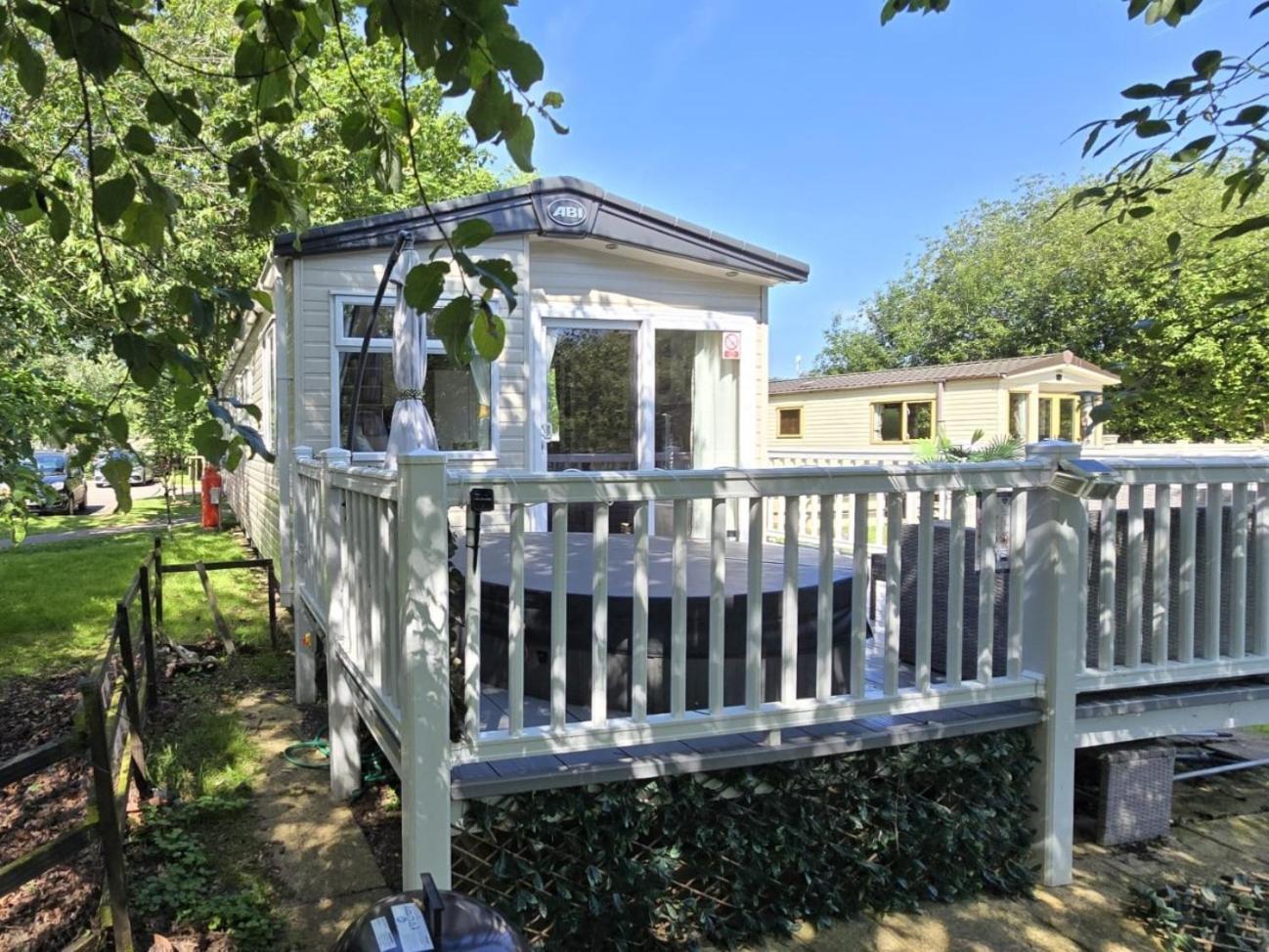 Luxury Lakeside Caravan With Hottub And Private Fishing Peg, Tattershall Lakes Ngoại thất bức ảnh
