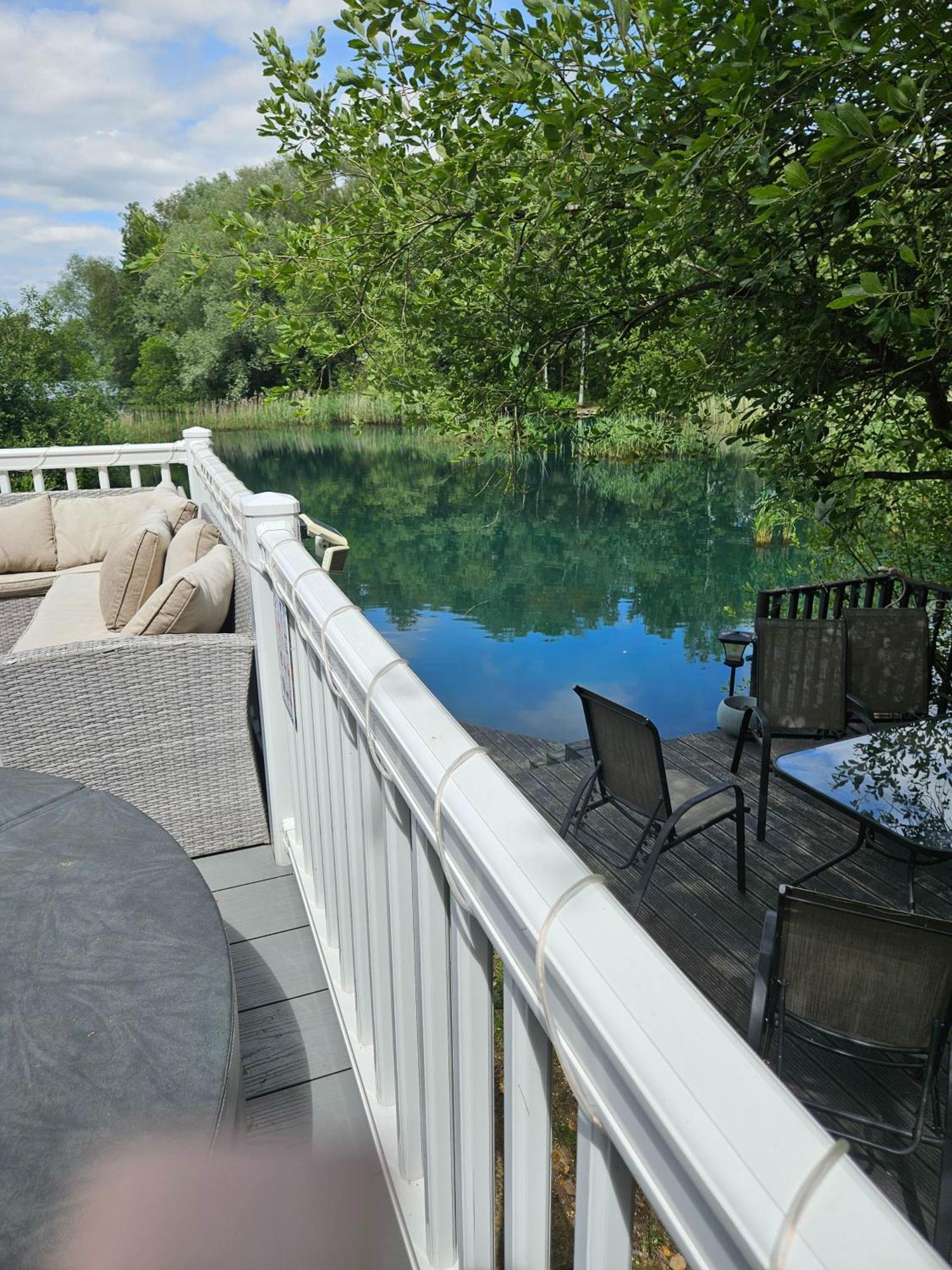 Luxury Lakeside Caravan With Hottub And Private Fishing Peg, Tattershall Lakes Ngoại thất bức ảnh